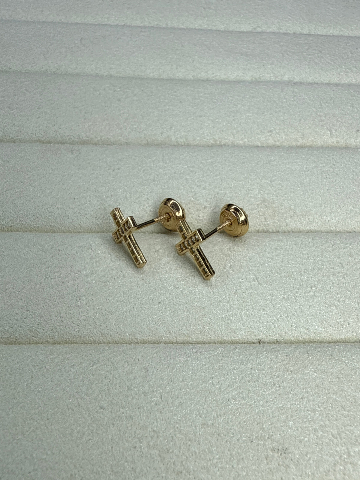 Topitos cruz de circon blanco Nacional 18k