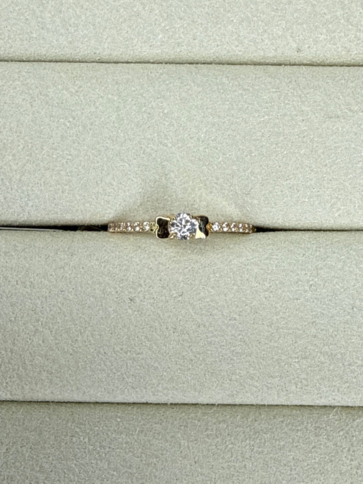 Anillo de circon blanco Talla 6 Nacional 18k