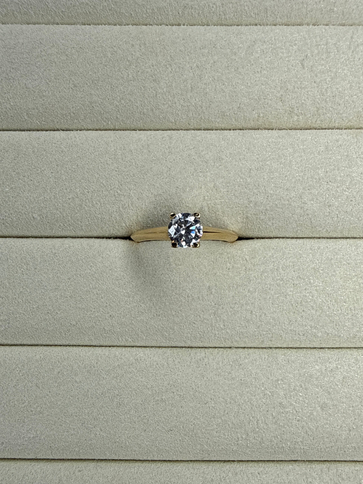 Anillo de circon blanco Talla 6 Nacional especial 18k