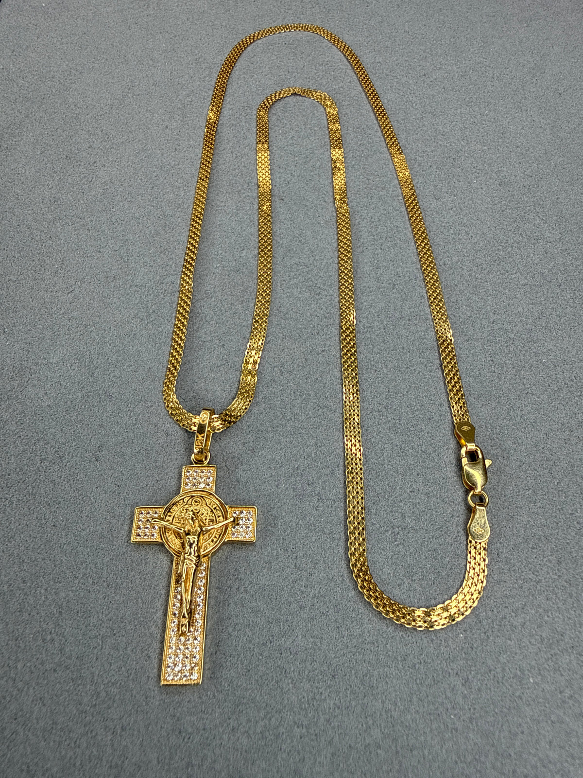 Cruz con Jesucristo Nacional especial 18k