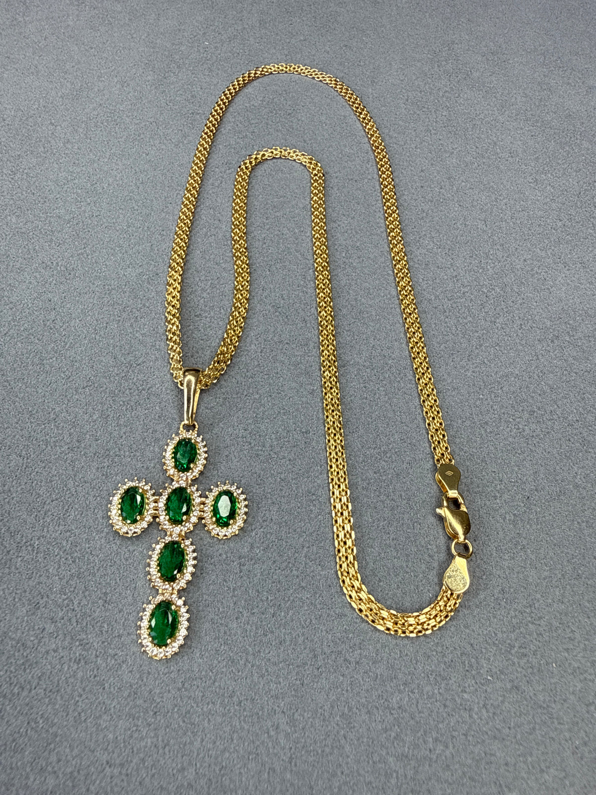 Cruz de circon verde Nacional 18k