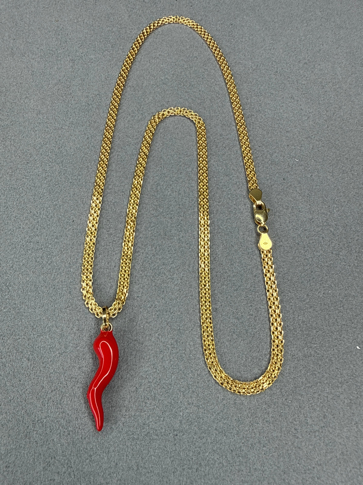 Dije Chile rojo grande Italiano especial 18k