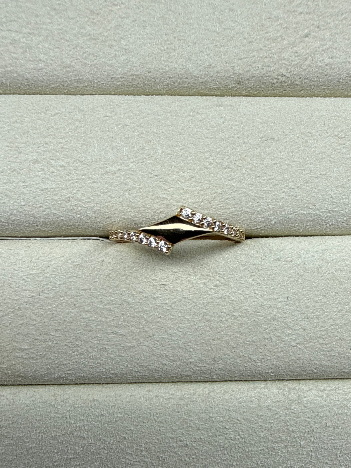 Anillo de circon  Talla 5  Nacional 18k