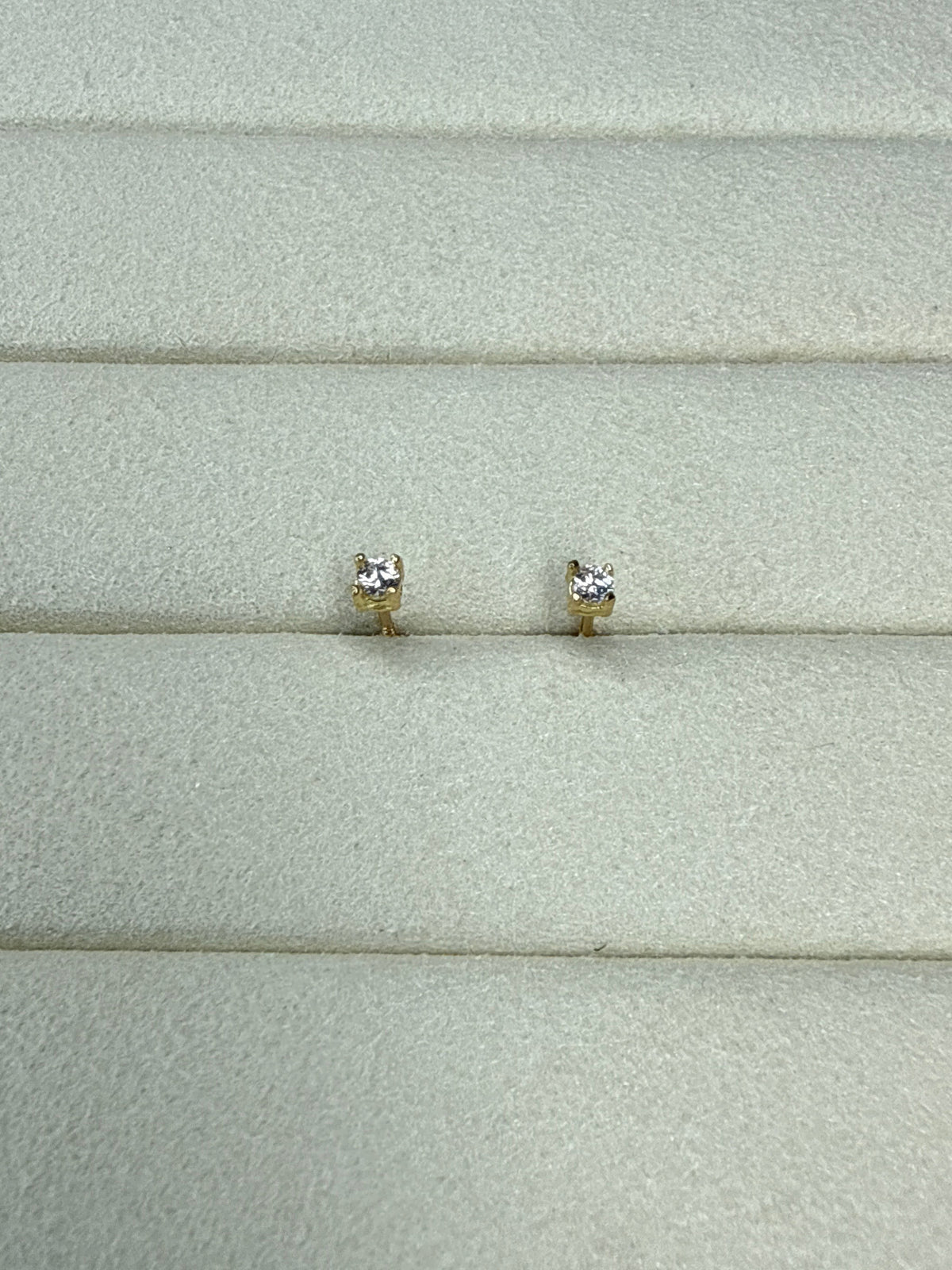 Topitos de circon blanco pequeño Nacional 18k