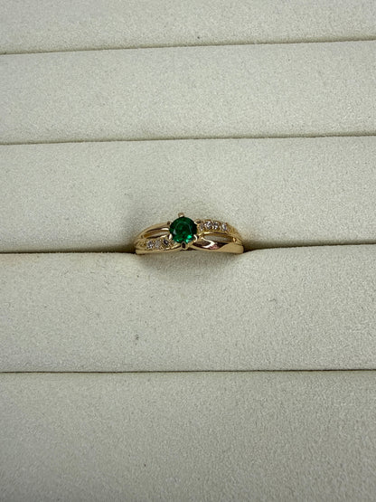 Anillo de circon verde Talla 6 1/4 Nacional 18k