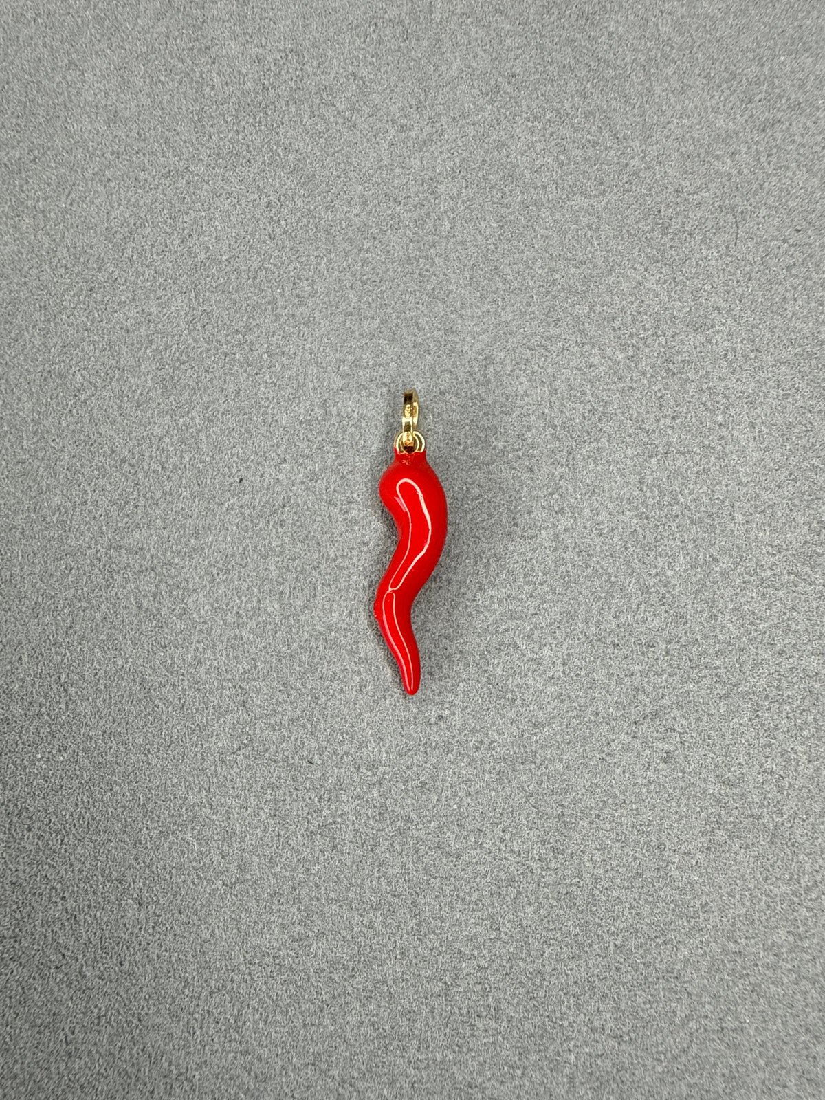 Dije Chile rojo grande Italiano especial 18k