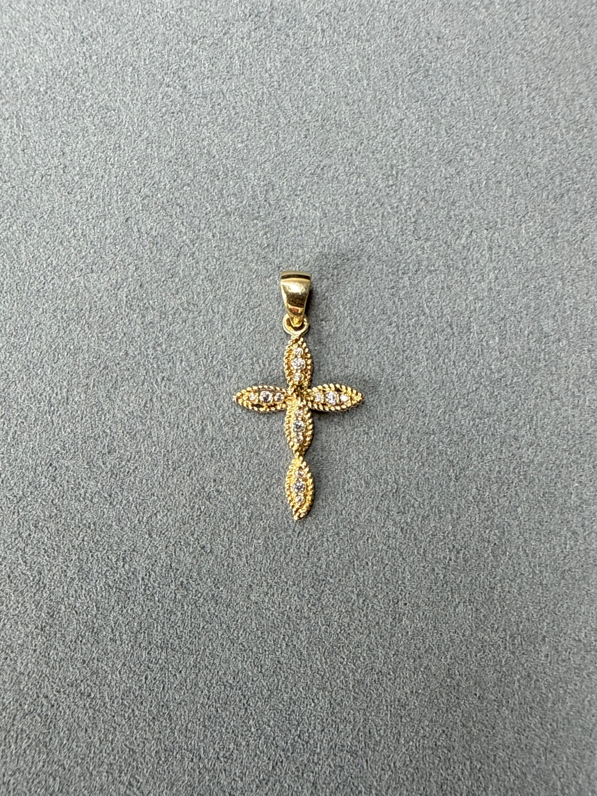 Cruz de circon blanco Nacional 18k