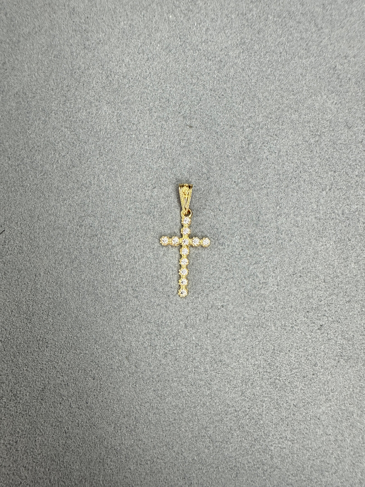 Cruz de circon blanco Italiano especial 18k