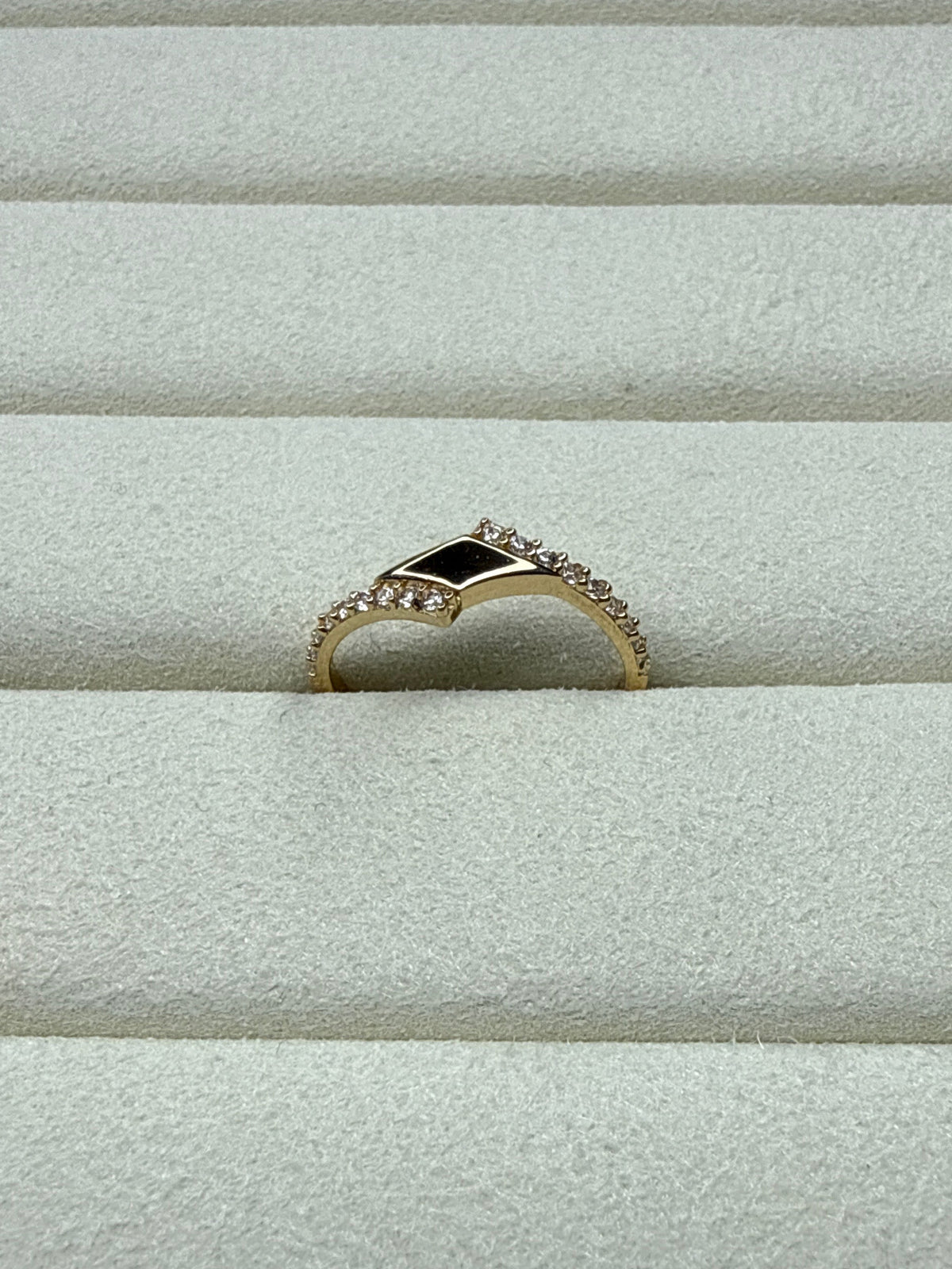 Anillo de circon  Talla 5  Nacional 18k