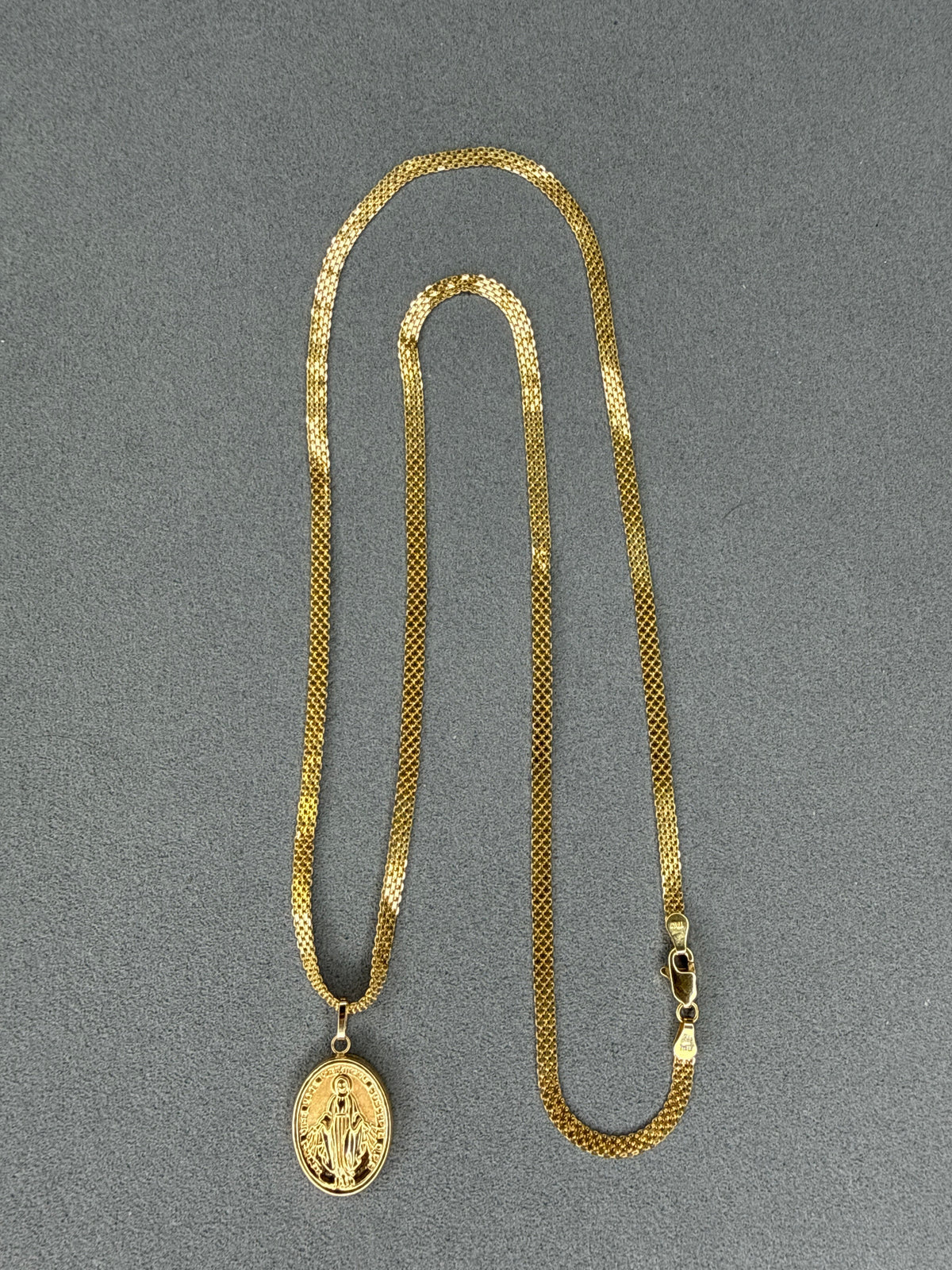 Dije de la Virgen Milagrosa Nacional 18k
