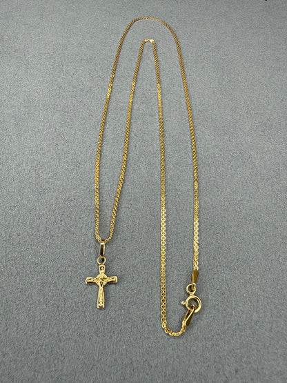 Dije Cruz con Jesucristo Italiano especial 18k