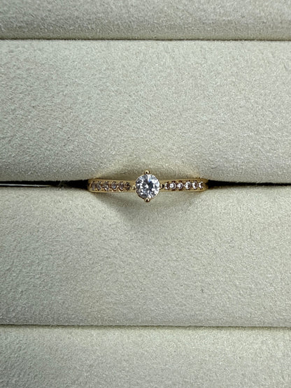 Anillo de circon blanco Talla 5 3/4 Nacional 18k