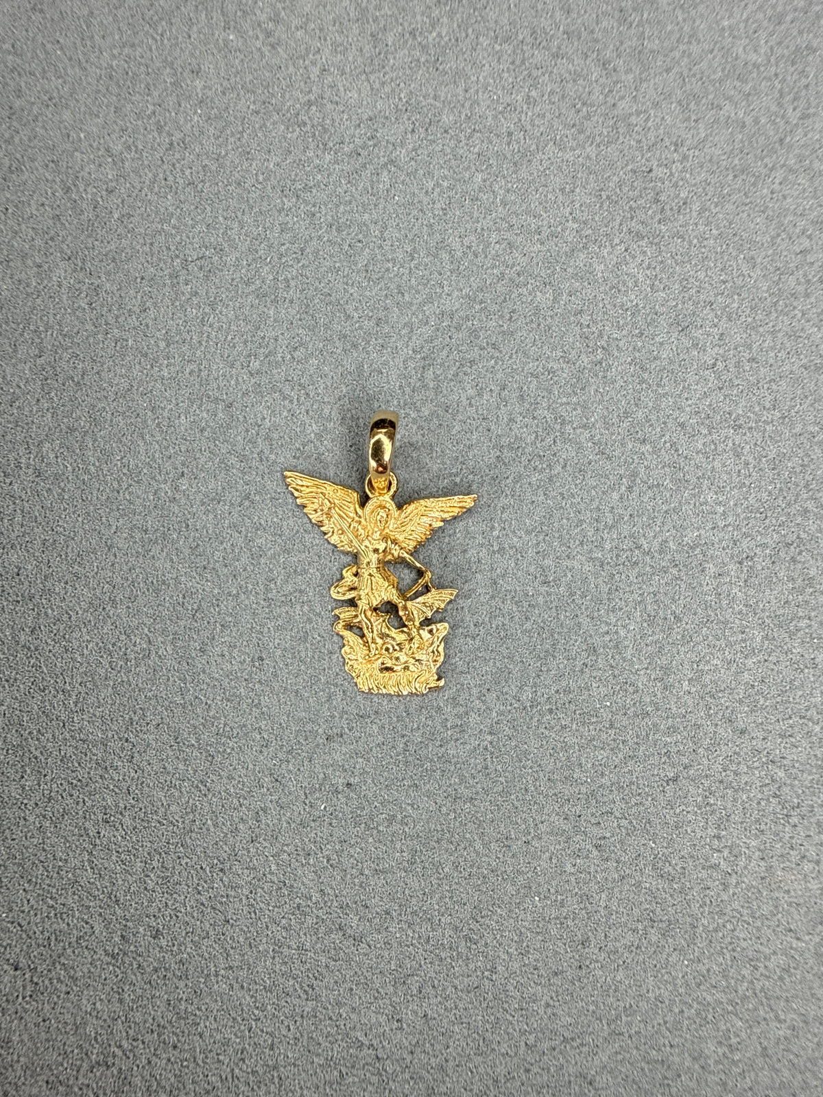 Dije de San Miguel Arcangel Italiano 18k