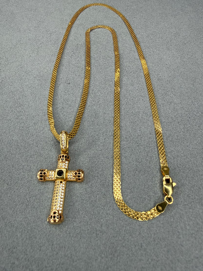 Cruz de circon blanco y negro Nacional especial 18k