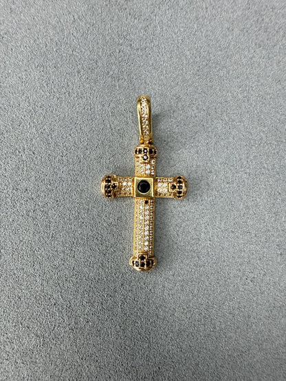 Dije de cruz con circones negro 18k