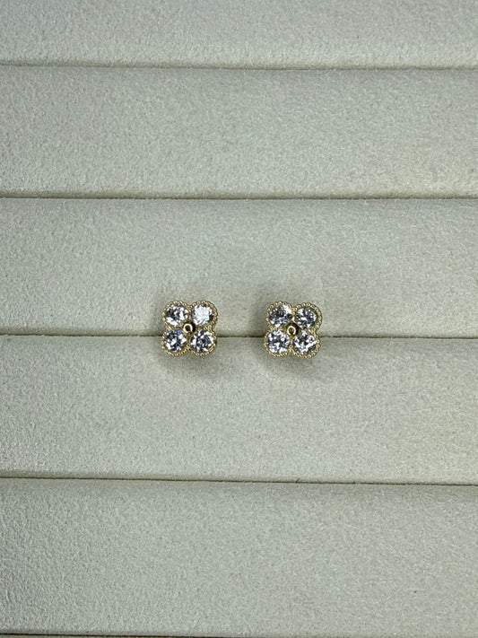 Topitos flor de circon blanco Nacional 18k