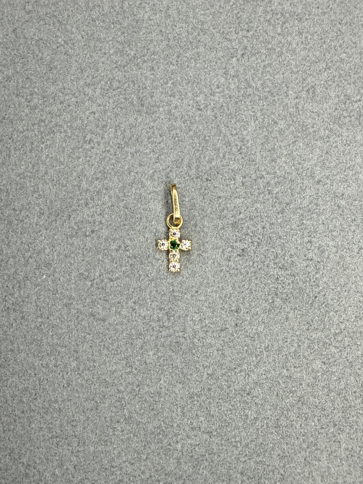 Dije mini cruz de circon blanco y verde Italiano 18k