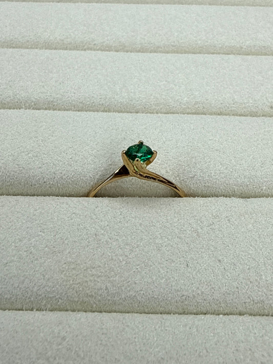 Anillo de circon verde Talla 6 Nacional 18k