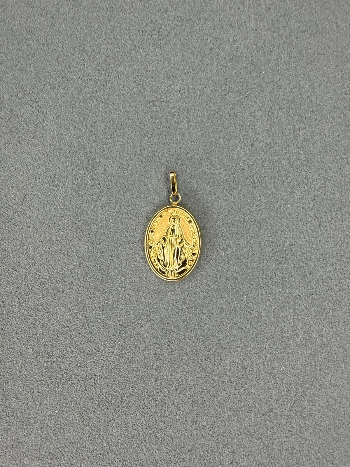 Dije de la Virgen Milagrosa Nacional 18k
