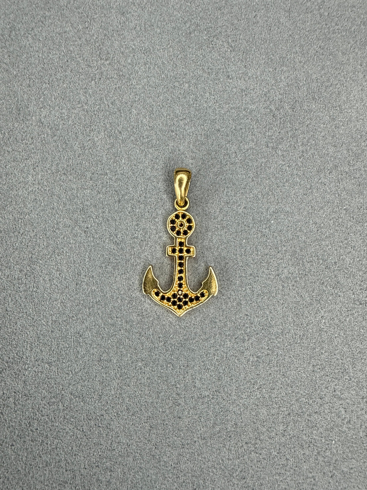 Dije Ancla de circon negro Nacional 18k
