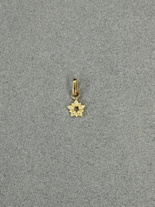 Dije mini flor de circon blanco Italiano especial 18k