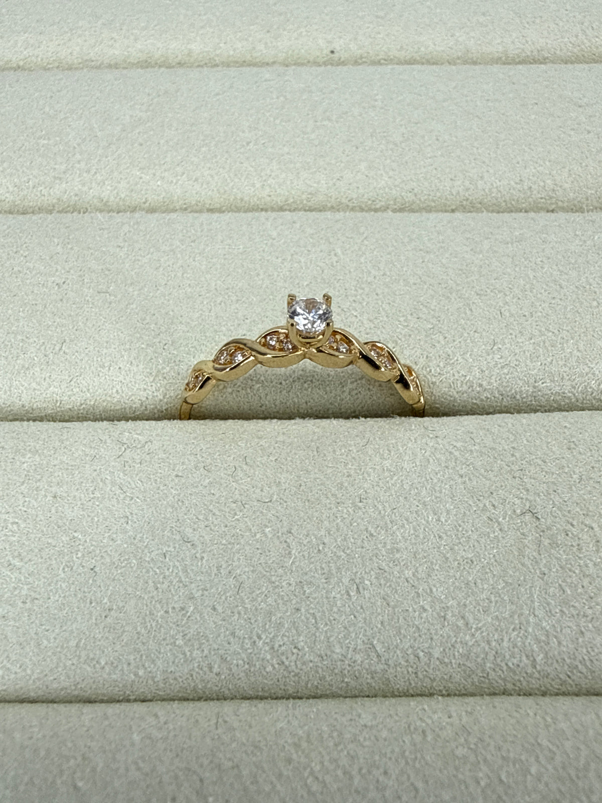 Anillo de circon blanco Talla 7 Nacional 18k